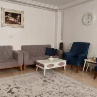 مبل هفت نفره ومیزنهارخوری گردساعت ایستاده پایه دار