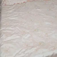 روتختی ساتن گل‌بهی همراه دوعدد روبالشتی