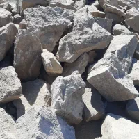 آجر کهنه وسنگ پی