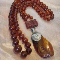 گردن آویز کهربا طبیعی۹۰تایی،کهرباقدیمی عتیقه تسبیح