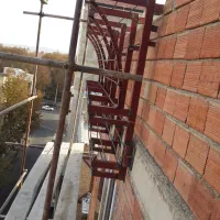 همکاربرای جوشکاری در نما رومی