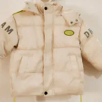 تعدادزیادی کاپشن ولباس بچگانه