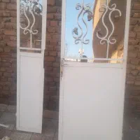 درب ورودی وپنجره