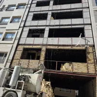 یک نفر نیروی فنی جهت کار با دستگاه فوم بتن