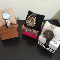 یک عدد ساعت زنونه نو و دو عدد ساعت مردونه