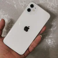 اپل iPhone 11 با حافظهٔ ۱۲۸ گیگابایت