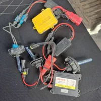 یک جفت زنون نور آبی