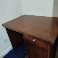 میز چوبی محکم وسالم