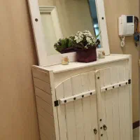 کنسول(جا کفشی) اینه بسیار نو و زیبا چوب