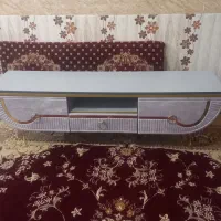 نونو|میز تلویزیون|نیمروز, |دیوار