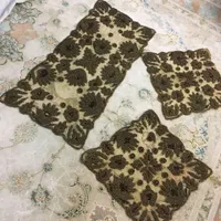 رومیزی سنگ دوزی شده