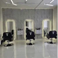 به چند آرایشگر مردانه صندلی اجاره داده می‌شود