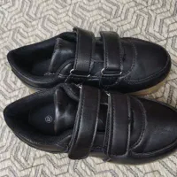 کفش چراغ دار سالم دارای سیم شارژ