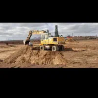 راننده بیل لاستیکی ۹۱۲ و راننده بابکت