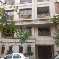 ۱۳۵متر۳خواب روبه آفتاب۲پارکینگ