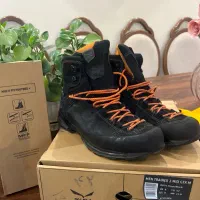 کفش کوهنوردی سالیوا 42