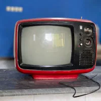 تلویزیون سیاه و سفید قدیمی نوستالژی