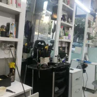 آرایشگر و کارآموز نیمه ماهر یا ساده