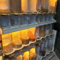 استند مکانیزه حبوبات و میز پیشخوان و...