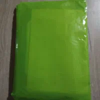 پوشه سبز رنگ پر از مدارک دور ور استان داری گم شده