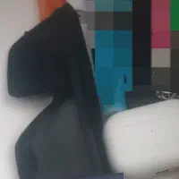 یک عدد ایرپاد و عینک دودی