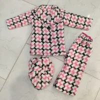 کت شلوار و کلاه بچگانه یکسال ب بالا