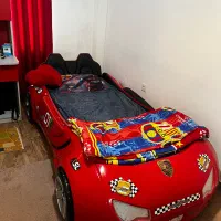 تخت و میز تحریر