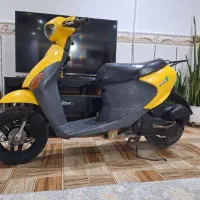 پاکشتی سوزوکی لتس فور
