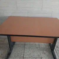 میز اداری در حد نو
