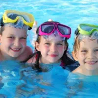 آموزش شنا در تبریز برای بانوان و کودکان