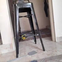 چهار پایه آهنی