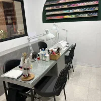 فروش یکجا یا تکی دکور و مبلمان ناخنکاری|آرایشگاه و سالن‌های زیبایی|کرج, باغستان|دیوار