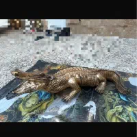 مجسمه طلایی پلی استر نو