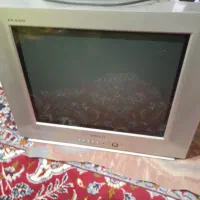 یک تلویزیون به فروش می‌رسد