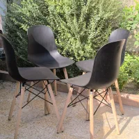 چهار عدد صندلی