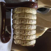 نیم پهن مدل ورساچ|جواهرات|کاشان, بازار کاشان|دیوار