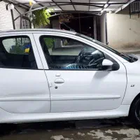 ۲۰۷ سقف شیشه ای