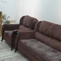 مبل راحتی ۷نفره  ومیز جلومبلی ومیز ناهارخوری۴نفره