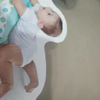 بالشت بازی و شیردهی نوزاد|اسباب و اثاث بچه|شیراز, گویم|دیوار