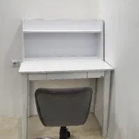 میز تحریر و صندلی