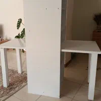 کتابخانه و میز تحریر