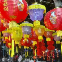 فانوس و لوسترهای ژاپنی و چینی و اویزهای چینی