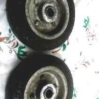 یک جفت تایر توپر