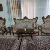 مبل سلطنتی ۷ نفر همراه با میز عسلی