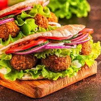 دونفر نیروی جوان با سابقه ی کار جهت فلافلی