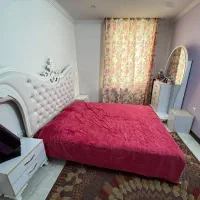 تخت خواب ۲ نفره تمیز .با سرویس کامل .