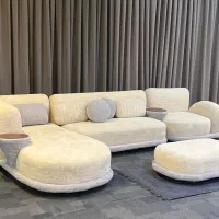 فروشنده خانم برا مبلمان