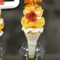 نیروی کار آقا بستنی فروشی