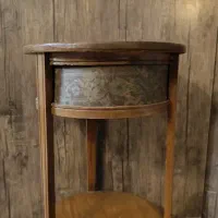 میز سه پایه (مخصوص آباژور و تلفن)