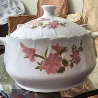 تعدادی ظروف چینی سوپ خوری نو قدیمی و آنتیک آنتیک|ظروف سرو و پذیرایی|تبریز, |دیوار